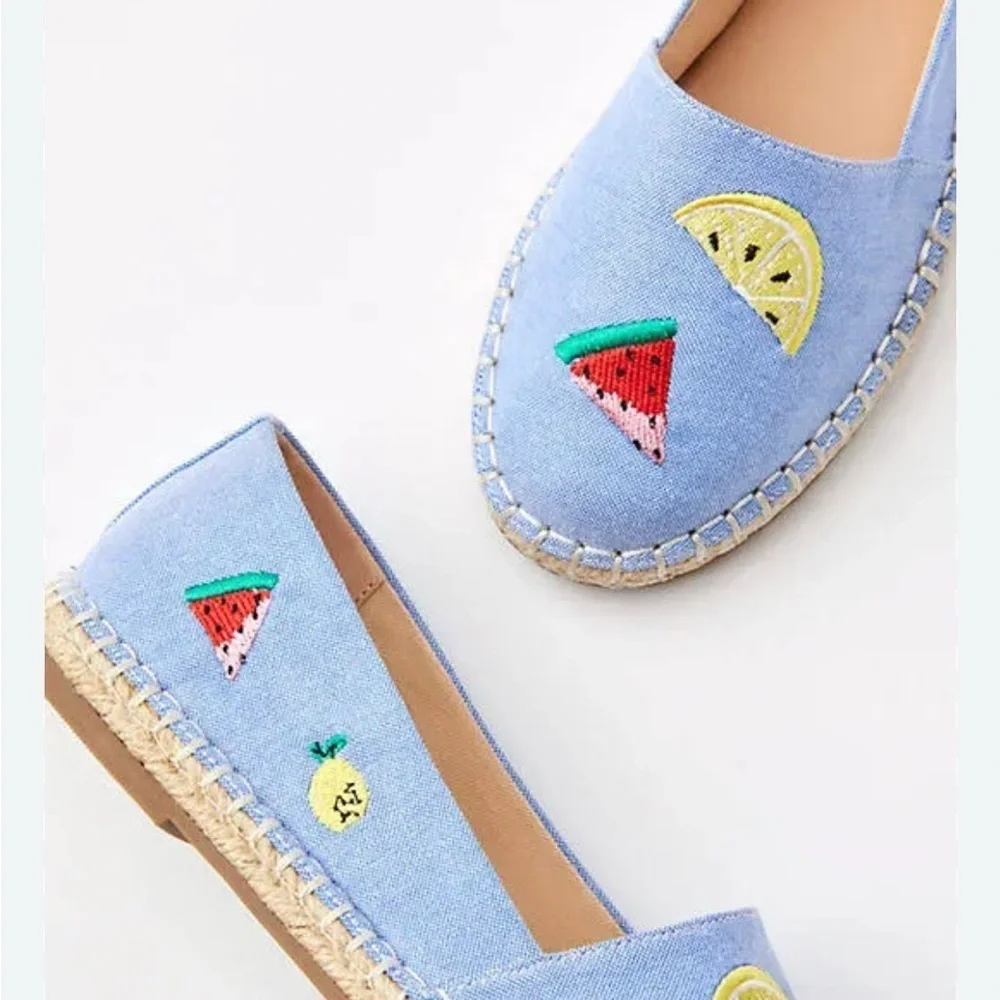 🌸NWT:LOFT CHAMBRAY FRUIT EMBROIDERED ESPADRILLE SLIP ON FLATS